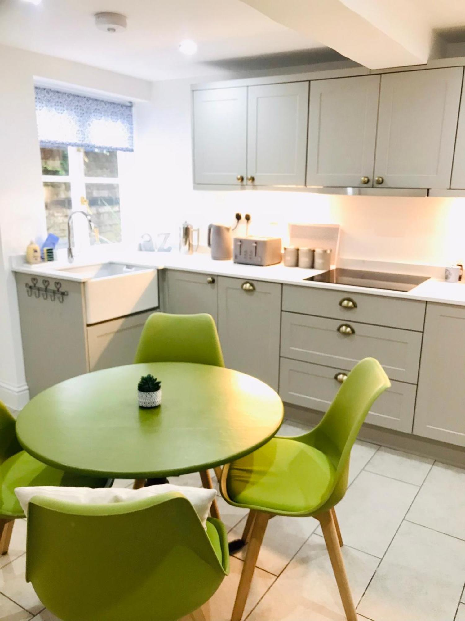 Bell Cottage By Ludlow Castle With Onsite Parking Экстерьер фото